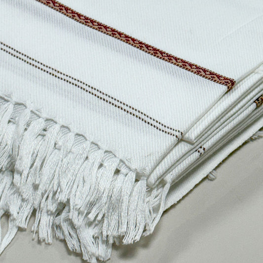 Elegant White Shawl with Fine Border – Soft, Cozy & Timeless Style
