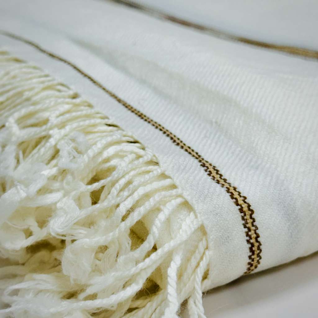 Half White Wool Shawl – 100% Pure & Timeless